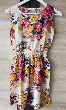 sprzedam sukienkę w kwiaty