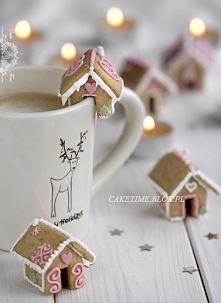 mini gingerbread houses