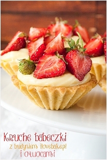 Babeczki z budyniem (owocami)