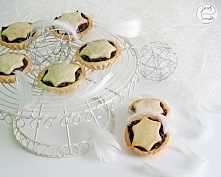 Kruche babeczki z masą makową i orzechami