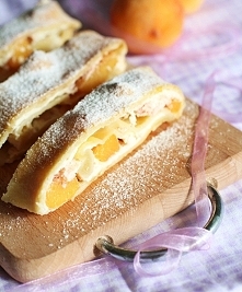 strudel morelowy z serem