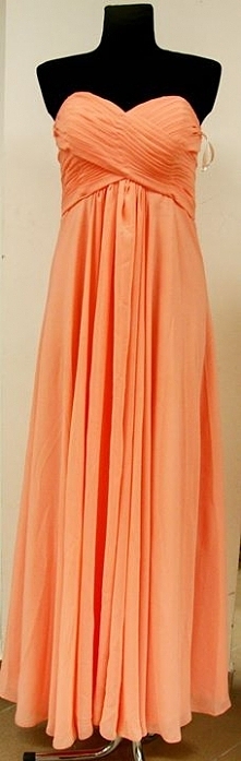 Sukienka na studniówkę, wesele i połowinki w kolorze łosiosowym. Zapraszamy do naszego sklepu w Suwałkach