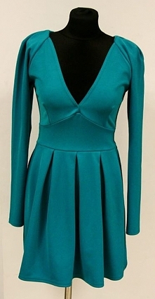 Piękna turkusowa sukienka. Zapraszamy do odwiedzenia naszego sklepu, a w nim znajdziesz więcej takich ciekawych rzeczy. Suwałki ul. Noniewicza 85F.