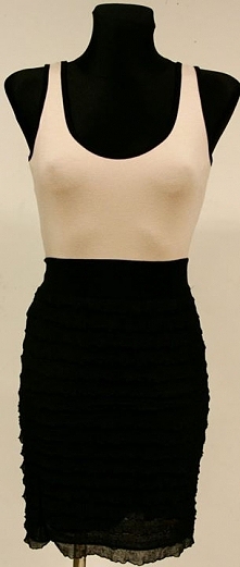 Sukienka w sam raz na co dzień i na imprezę. Zapraszamy :-) do naszego sklepu w Suwałkach