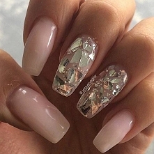 nails trend nude