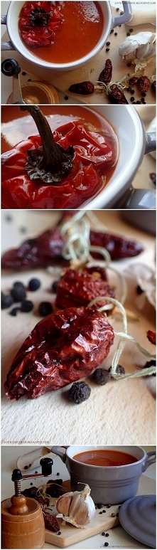 Zupa krem z pieczonej papryki i pomidorów idealnie rozgrzewa po długim spacerze (przepis po kliknięciu w zdjęcie)