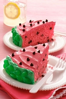 Ciasto o wyglądzie arbuza. ...