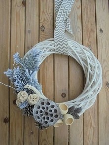 Duży zimowy wianek.
Zapraszam na facebooka:
DziedzickaDekoracje