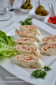 Rollo z tortilli z tuńczykiem