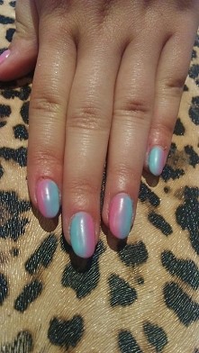 manicure hybrydowy