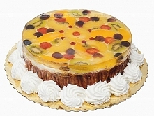 Letni tort z owocami