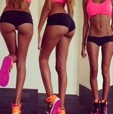 Jak podnieść płaską / obwisłą pupę? 

CEL: Idealny kształt