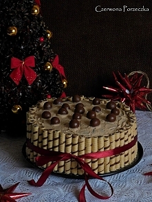 Tort kakaowo-wiśniowy z rurkami