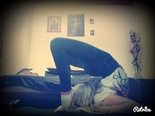 ładnie? jeśli wam sie podoba mogę wstawiać swoje zdj gimnastyczne?? napiszcie w komentarzach czy chcecie (dopiero założyłam zszywka dlatego pytam) ❤❤