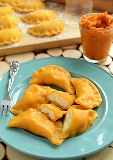 dyniowe pierogi z twarogiem