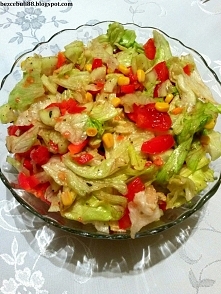 Lekka sałatka z kukurydzą