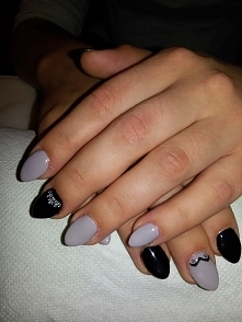 Szarość i czerń przełamana bielą. Uwielbiam ten szary kolor. Ideał ♥ Żel, forma, hybryda :)