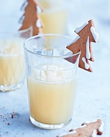 Gingerbread Christmas Tree on a Glass

Makes about 30

gingerbread dough
royal icing recipe fromGingerbread Hipsters recipe

Preheat oven to 370°F.
On a floured table, roll out ...