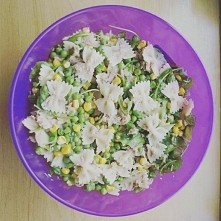 Sałatka z rukolą, tuńczykie...