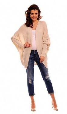 Beżowa narzutka damska o fasonie oversize