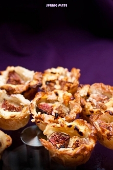 FRANCUSKIE TULIPANY Z FIGAMI