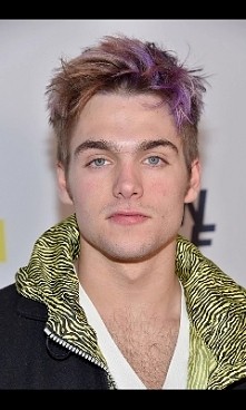 Dylan junior zmienił fryzur...