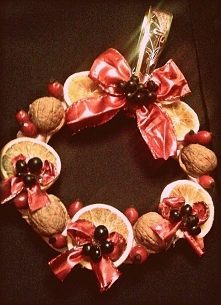 Świąteczny wianuszek na drzwi DIY