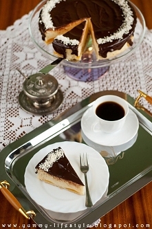 Świąteczny sernik z białą czekoladą i brzoskwiniami