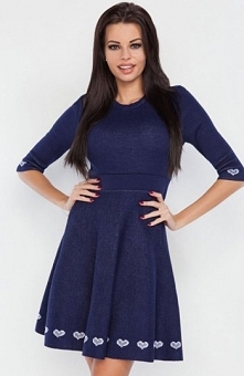 Fobya F237 sukienka granat Wdzięczna sukienka, wykonana z ciepłej i miękkiej dzianiny, rozkloszowany fason
