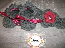 Szydełkowe buciki i opaseczka