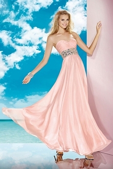 Fitted Flowing Chiffon Pleated Prom Dress