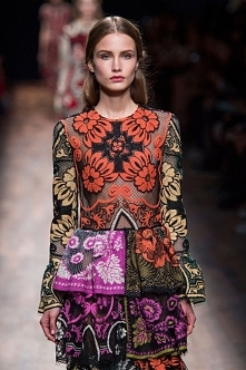 VALENTINO | SPRING 2015 FASHION SHOW