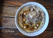 Hummus klasyczny - pasta z ciecierzycy. Przepis po kliknięciu w zdjęcie.