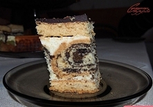 Makowiec z kremem 



Ciasto:
600g mąki,
200g cukru
1 łyżeczka sody,
1 proszek do pieczenia (15g),
100g masła,
200ml letniego mleka,
2 jajka,
szczypta soli,
 Z podanych składnik...