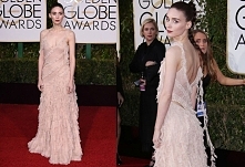 Sukienka Rooney Mary z Gali Złotych Globów. Bardzo podoba mi się też jej fryzura :)