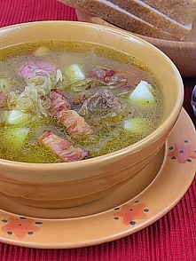 Zimowy tradycyjny kapuśniak polski