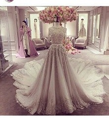 Śliczna suknia! ♥