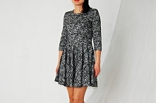 sukienka rozkloszowana_różna rozmiary