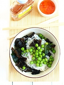 Hiper zdrowa sałatka z wodorostami wakame