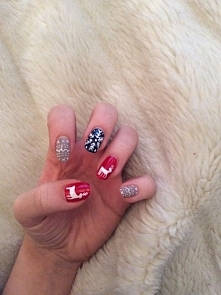 chyba motyw ze wzorami ze sweterków nigdy mi się nie znudzi :D reniferki na czerwonym tle plus odwiecznie modne płatki śniegu i delikatne zdobienia na szarawym tle to to co mi s...