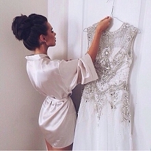 "Nie jesteśmy wcale wspaniałym pokoleniem. Jesteśmy bandą przyspawanych do internetu, otępiałych od przestymulowania idiotów. Zamiast przeżywać cokolwiek, myślimy tylko jak...