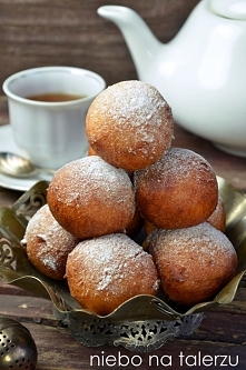 szybkie pączusie serowe
składniki ( na ok. 25 sztuk wielkości małej mandarynki): 

- duże opakowanie( 400 ml) serka homogenizowanego ( naturalnego lub waniliowego) lub 300 g zmi...