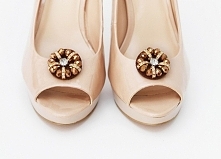 Piękne klipsy do butów w kolorze złota...

Do kupienia w sklepie Madame Allure :)