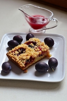 ciasto z gruszkami i śliwkami