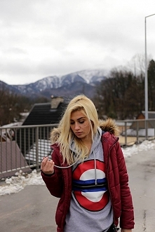 Marsi z bloga SIOSTRY BUKOWSKIE w bluzie ze sklepu WWW EMPATI PL