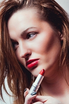 Mod: Paulina Ciuła
fot: Piotr Wyszyński
Mua & kosmetyki: Ekozuzu.pl