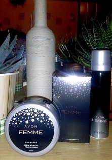 Zestaw Avon Femme. Chętnie sprzedam nie trafiony prezent. Przekierowanie na stronę po kliknięciu w zdjęcie