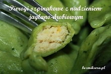 Pierogi szpinakowe z kaszą jaglaną i kurczakiem