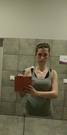 pozdrowienia dla tych którzy po treningu :)

05.02.2016
20min bieżnia 2km
Brzuch na ławce puls plus ze skosem 3*20
Brzuch mata 3*15do góry i po malu dół
Skosy dłoń do pięty 3*30...