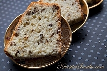 Keks z orzechami na białkach

Składniki

    8 białek
    2 szklanki cukru
    1 opakowanie cukru waniliowego
    3 szklanki mąki
    25 dag masła (roztopionego) + do wysmarowan...